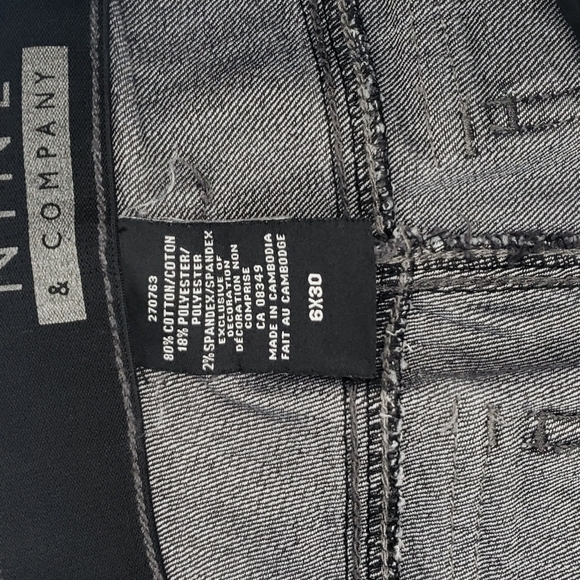 FREE with Purchase NWOT NINE & CO. Elastic Waistband Dark Wash Jeans Straight - Picture 4 of 6